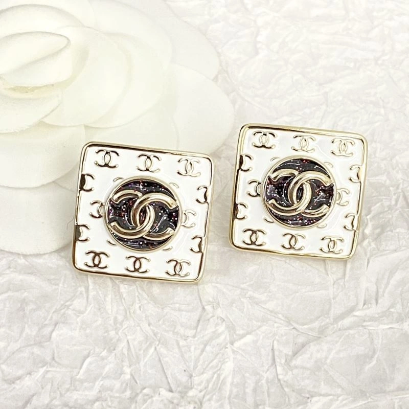 Unique Chanel Earrings 231739