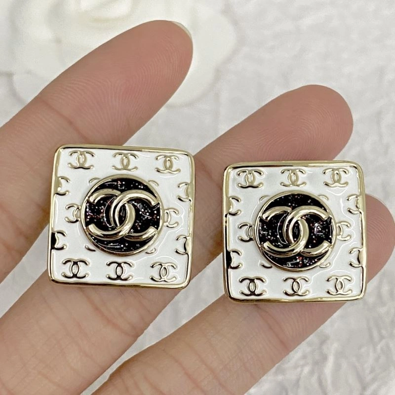 Unique Chanel Earrings 231739