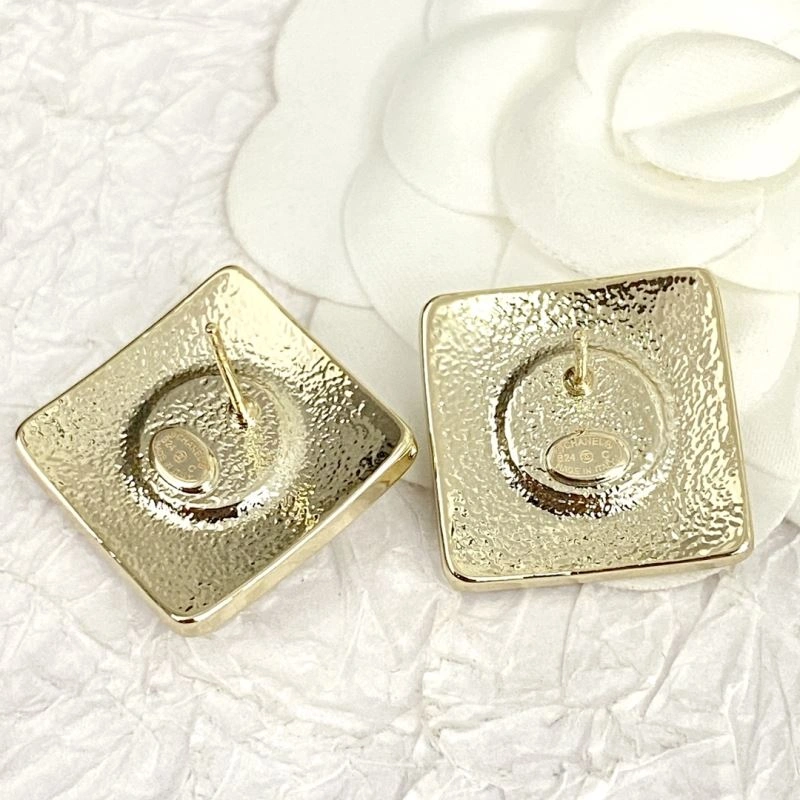 Unique Chanel Earrings 231739