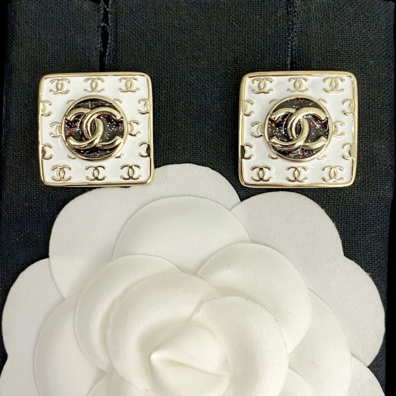 Unique Chanel Earrings 231739
