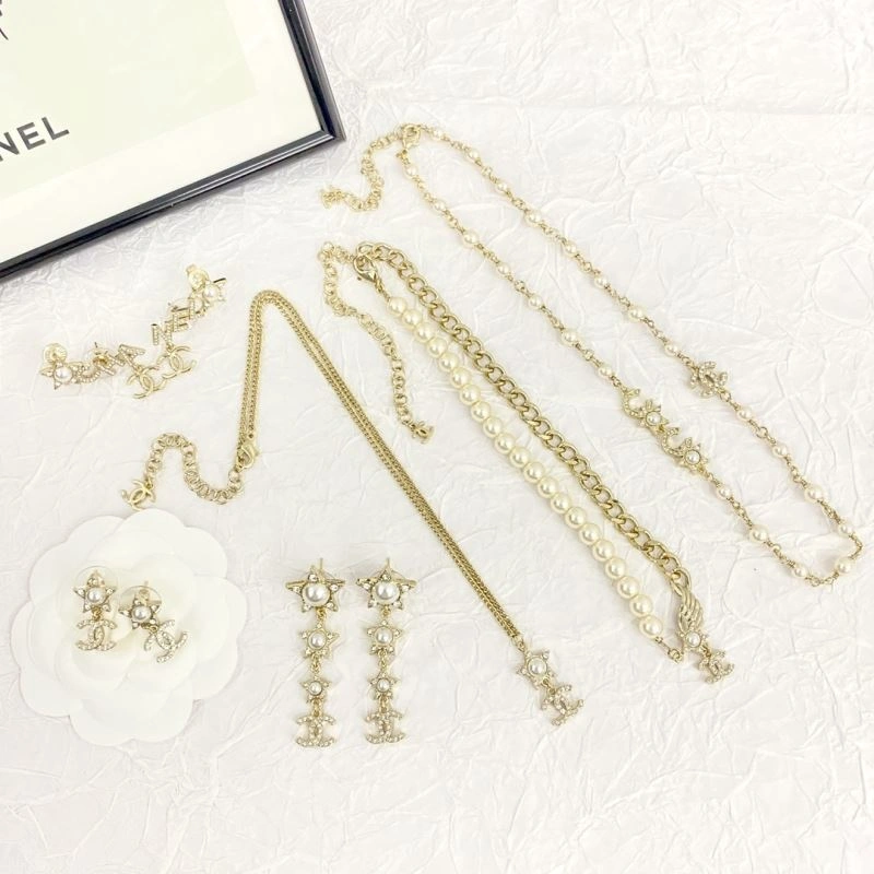 Sustainable Chanel Earrings 231699