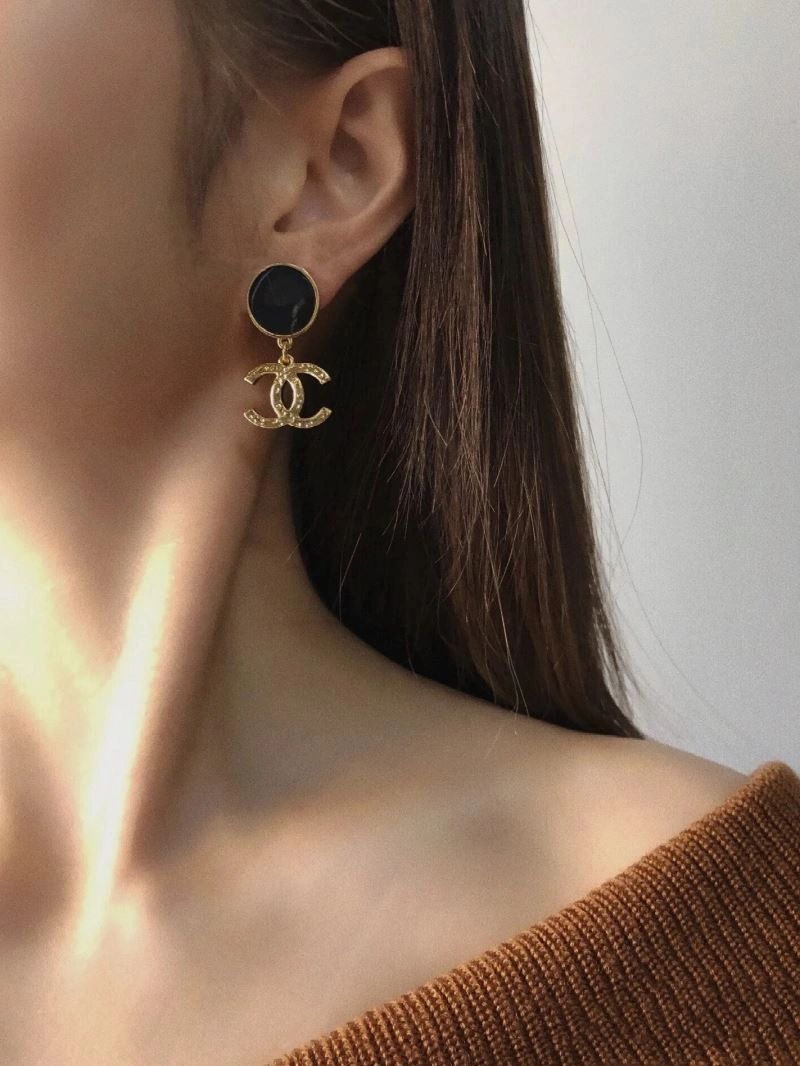 Popular Chanel Earrings 231700