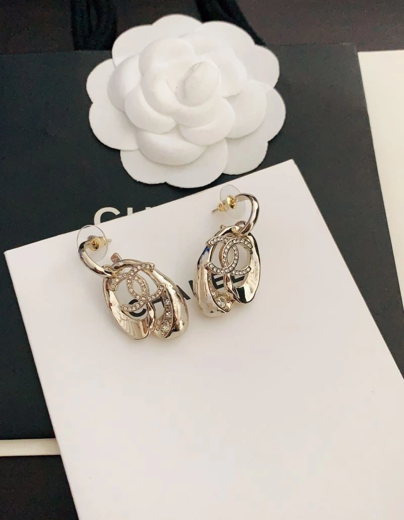Chic Chanel Earrings 231736
