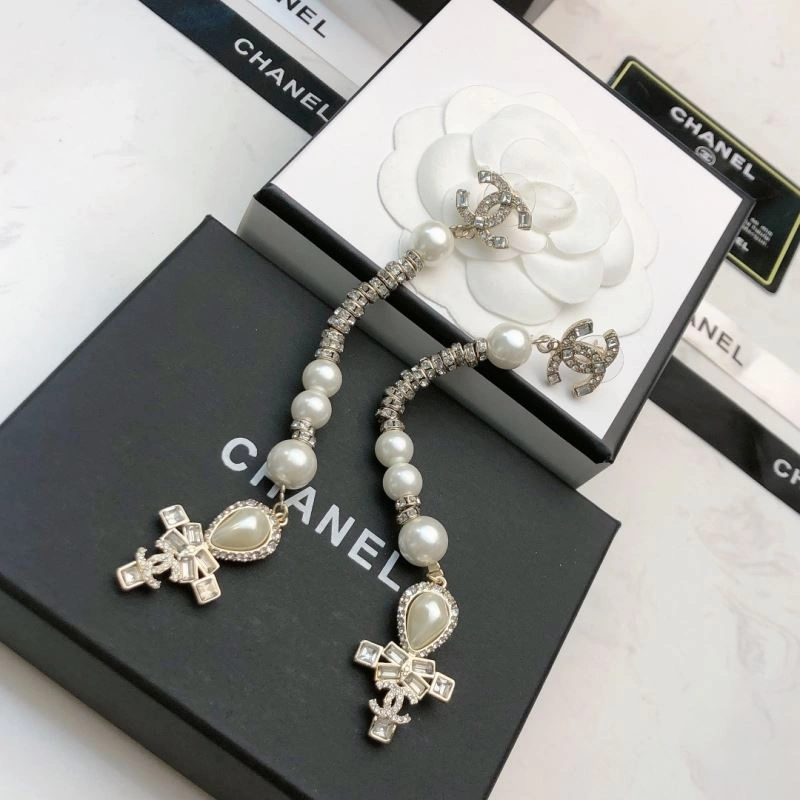 Chanel Earrings Trendsetting 231717