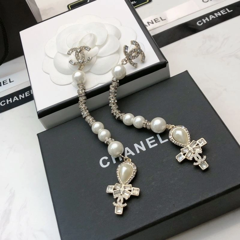 Chanel Earrings Trendsetting 231717