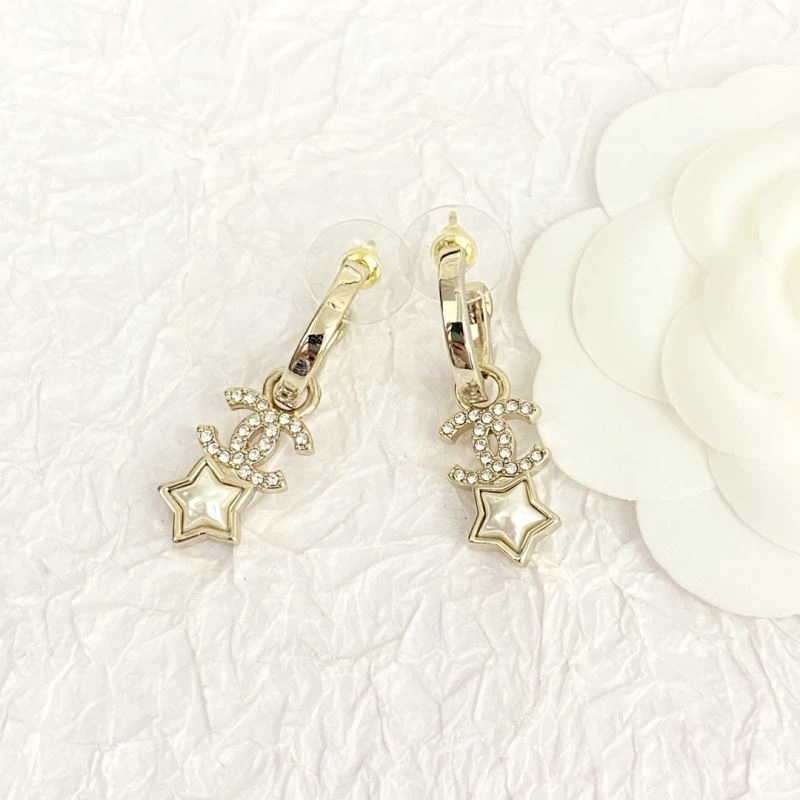 Chanel Earrings EyeCatching 231688