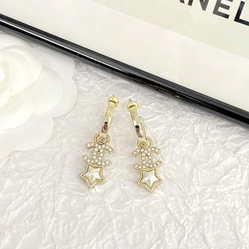 Chanel Earrings EyeCatching 231688