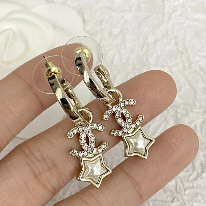 Chanel Earrings EyeCatching 231688