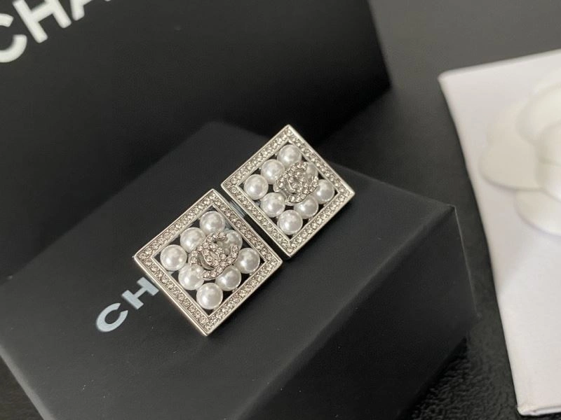 Chanel Earrings Sophisticated 231685
