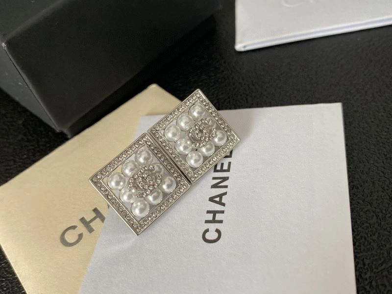 Chanel Earrings Sophisticated 231685