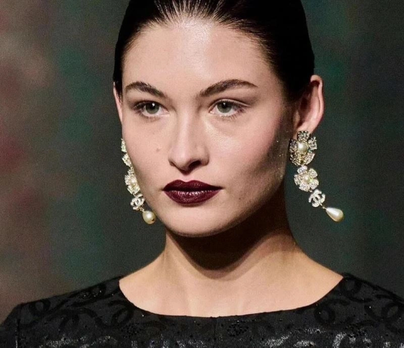 Elegant Chanel Earrings 231704