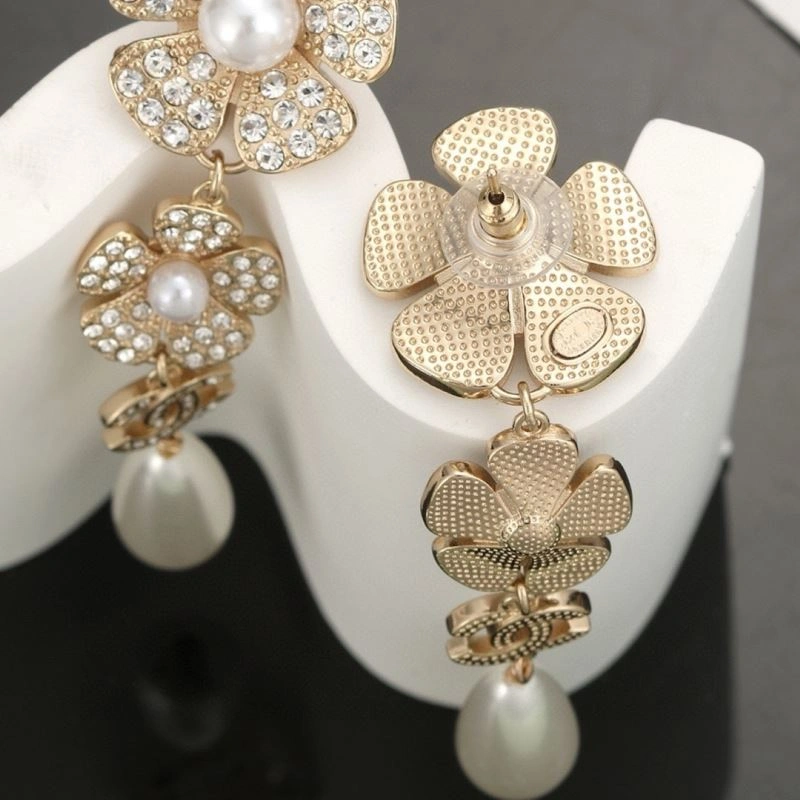 Elegant Chanel Earrings 231704