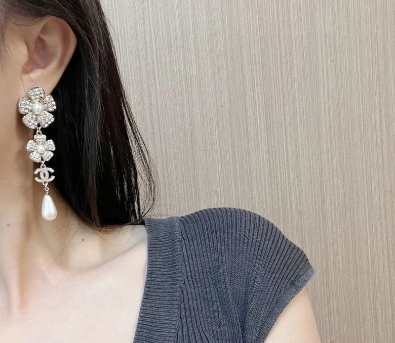 Elegant Chanel Earrings 231704