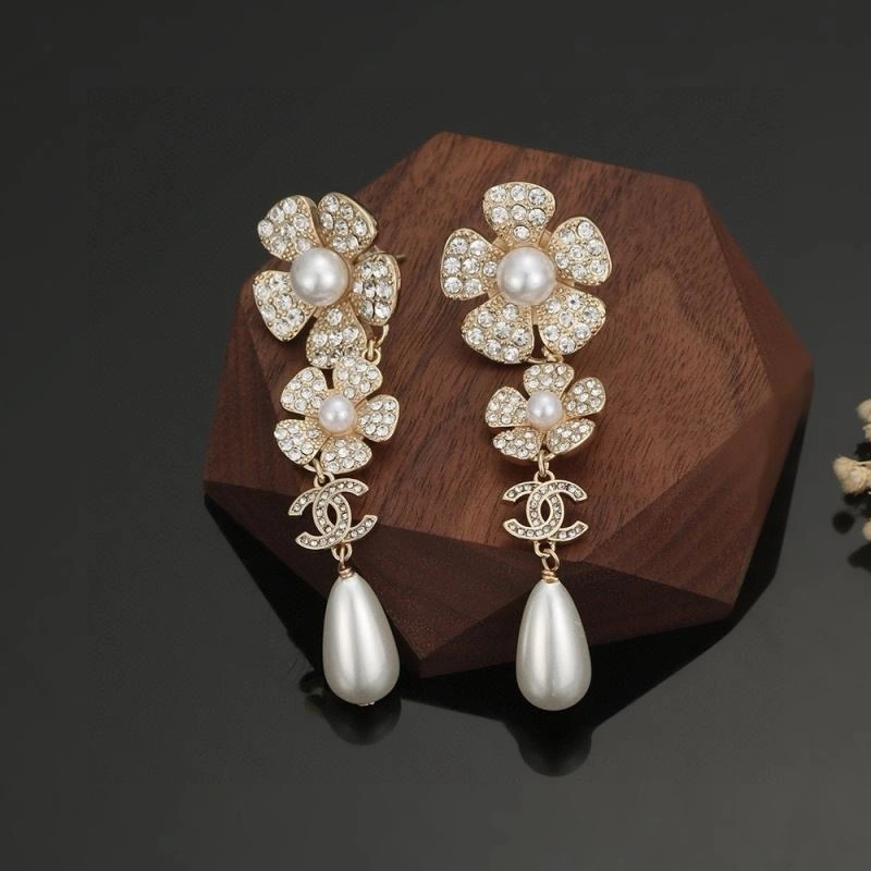 Elegant Chanel Earrings 231704