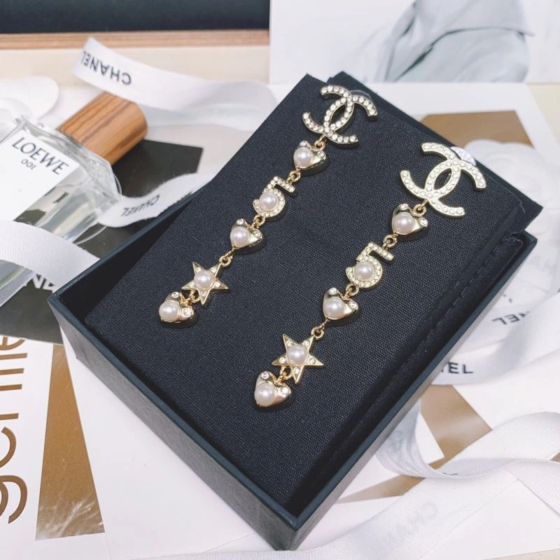 Unique Chanel Earrings 231668