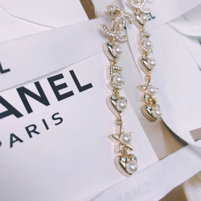 Unique Chanel Earrings 231668