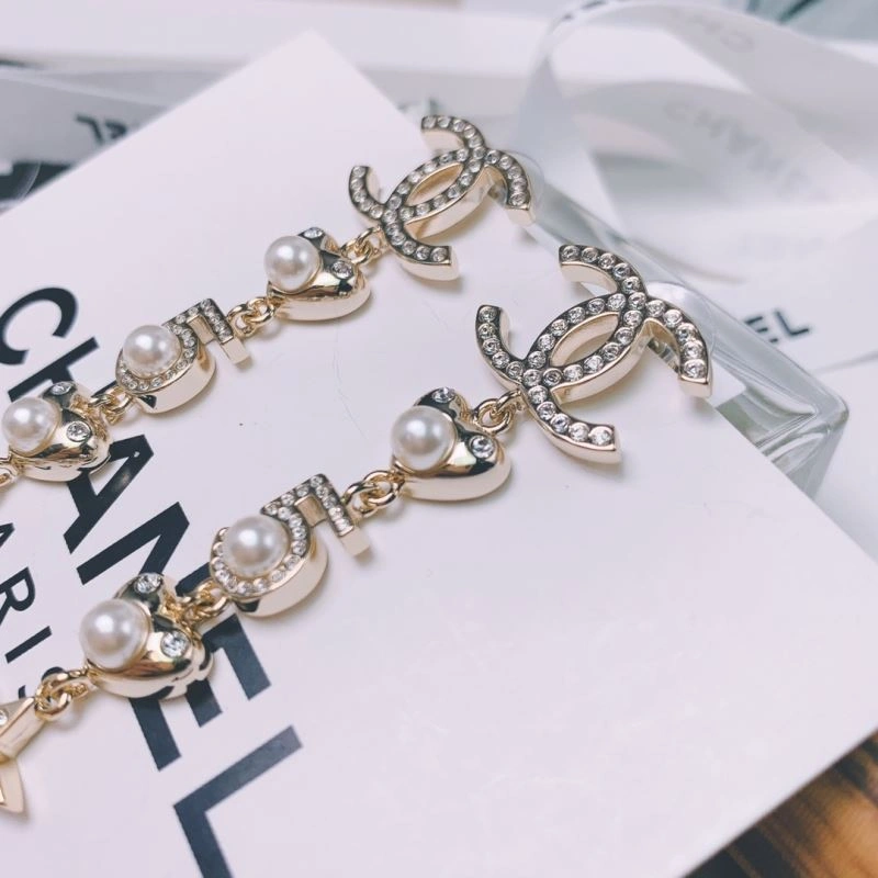 Unique Chanel Earrings 231668