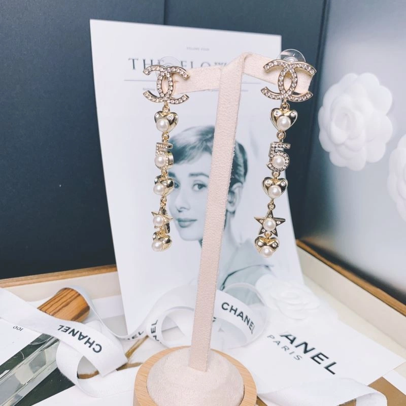 Unique Chanel Earrings 231668
