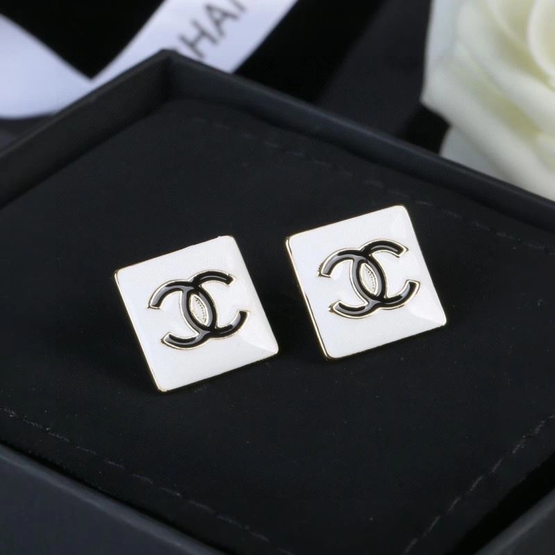 Chanel Earrings Affordable 231726