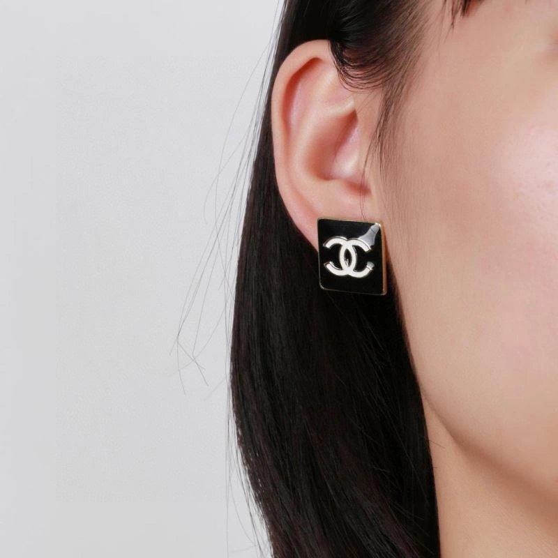 Chanel Earrings Affordable 231726