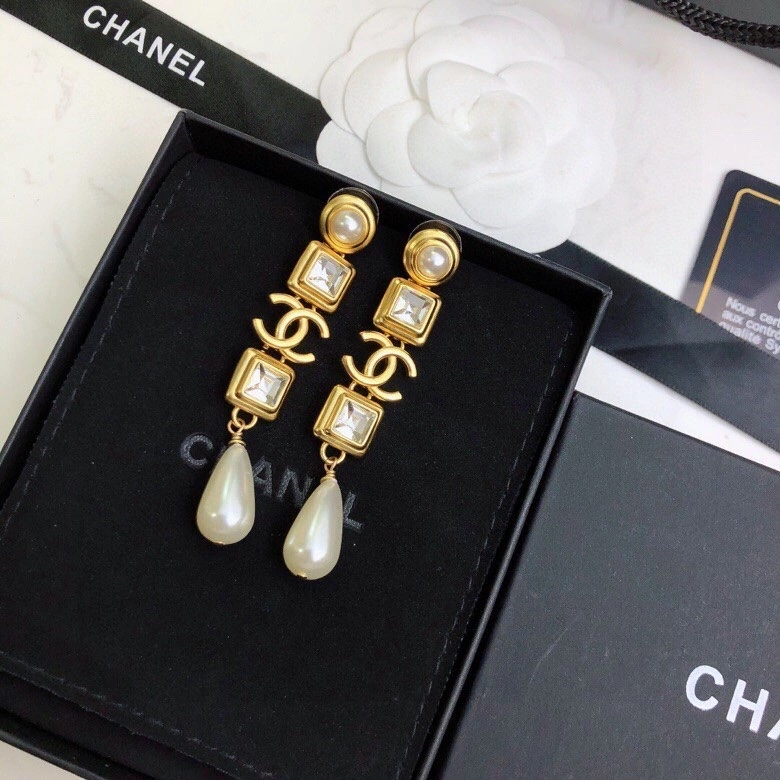 Chanel Earrings Stylish 231671