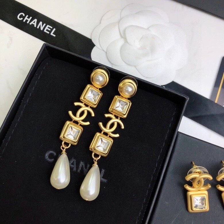Chanel Earrings Stylish 231671