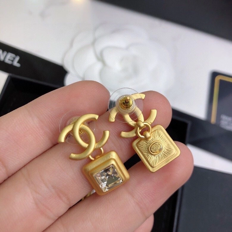 Chanel Earrings Stylish 231671