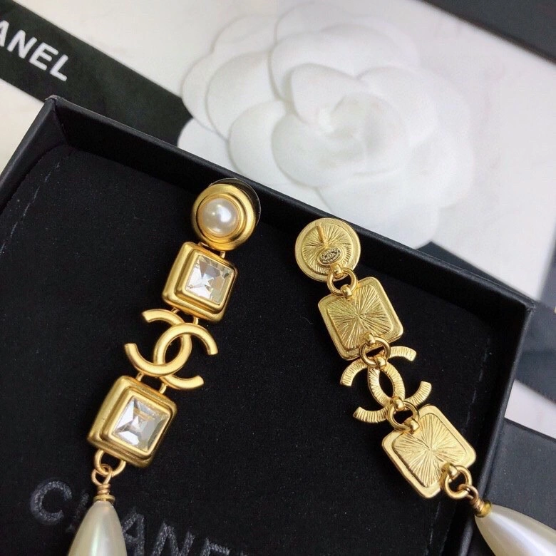 Chanel Earrings Stylish 231671