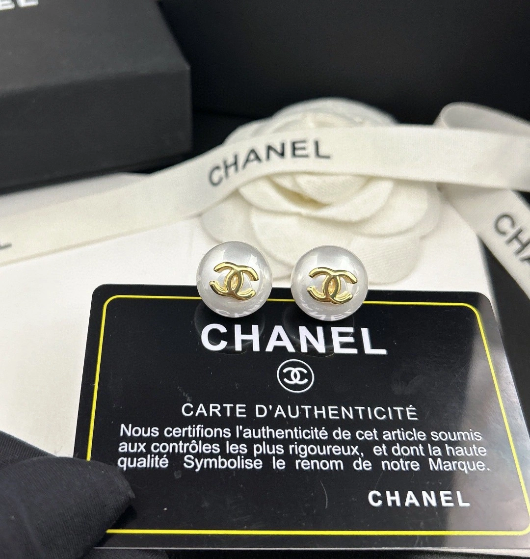 Chanel Earrings Snug 231708