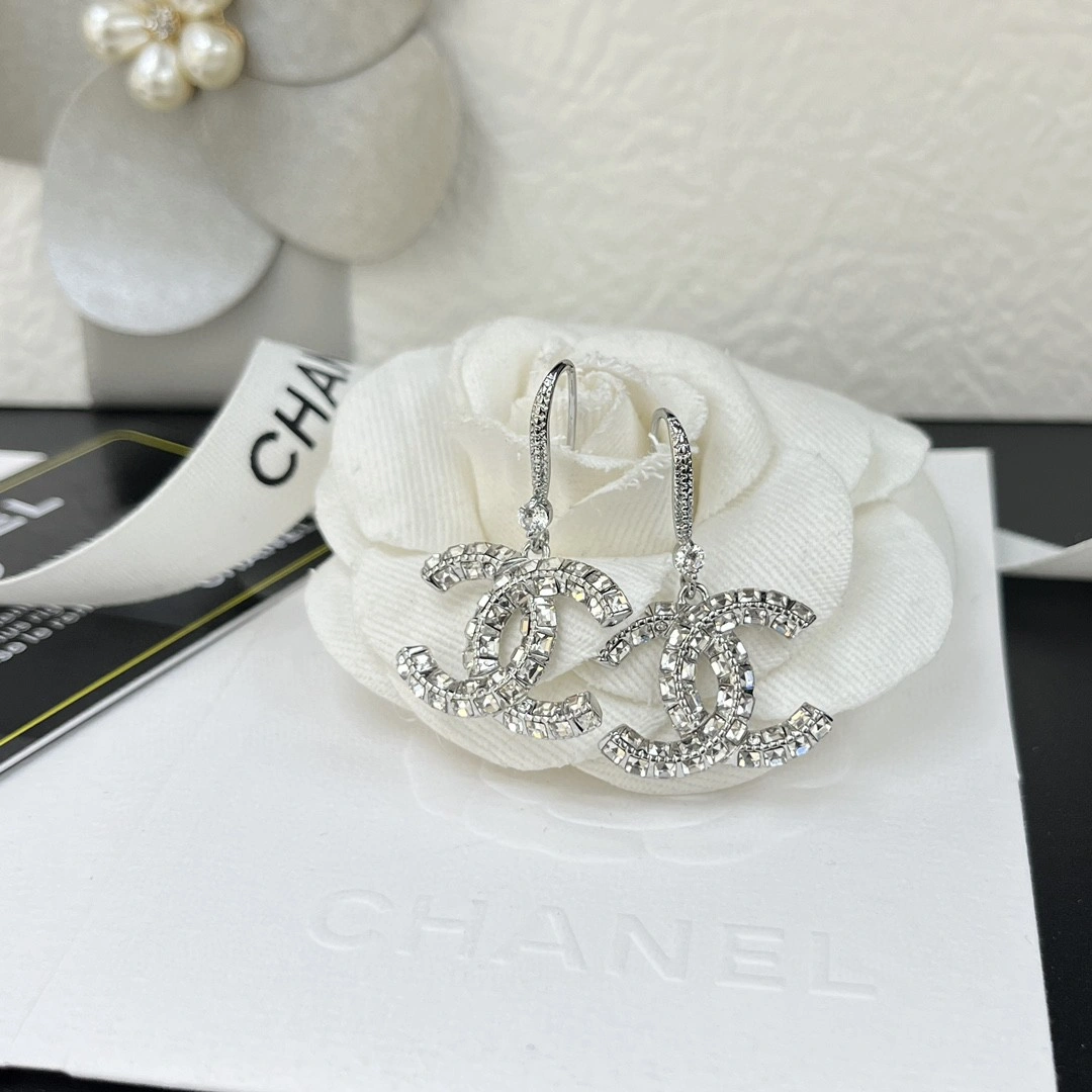 Lightweight Chanel Earrings 231644