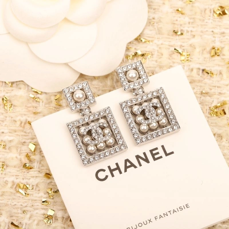 Effortless Chanel Earrings 231655