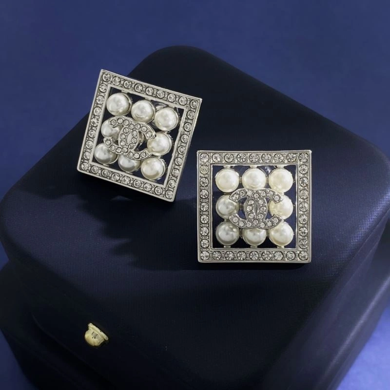Trendy Chanel Earrings 231650