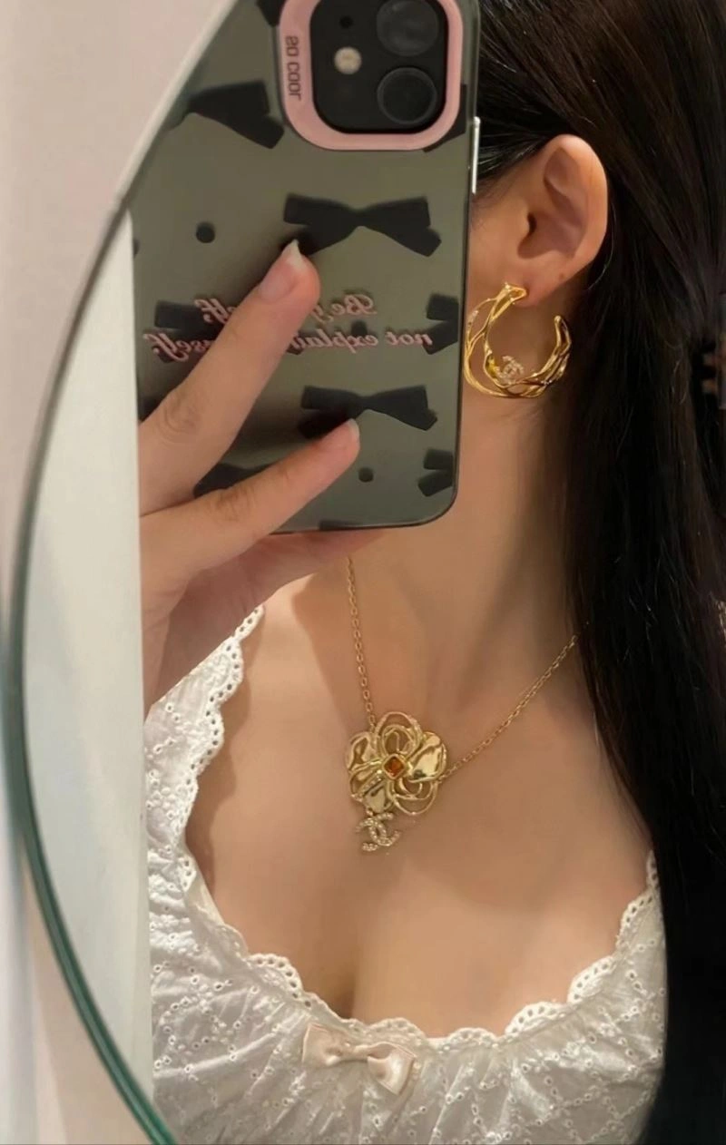 Chanel Earrings MoistureWicking 231676
