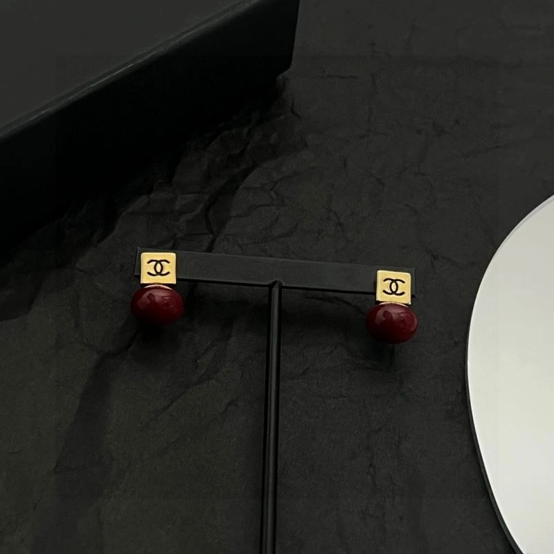 Compact Chanel Earrings 231658