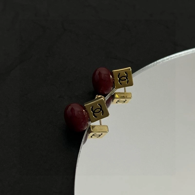 Compact Chanel Earrings 231658
