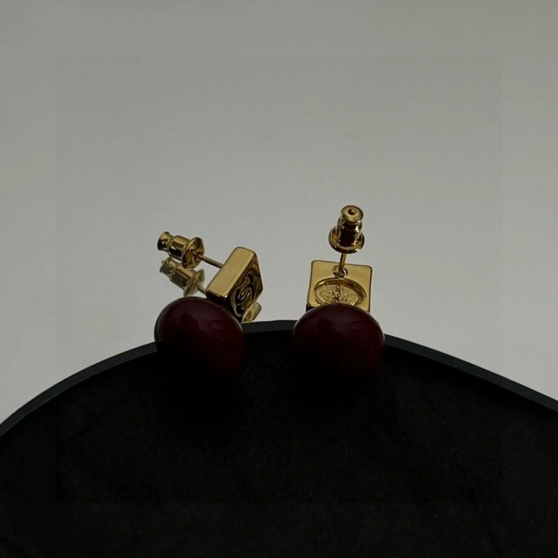 Compact Chanel Earrings 231658