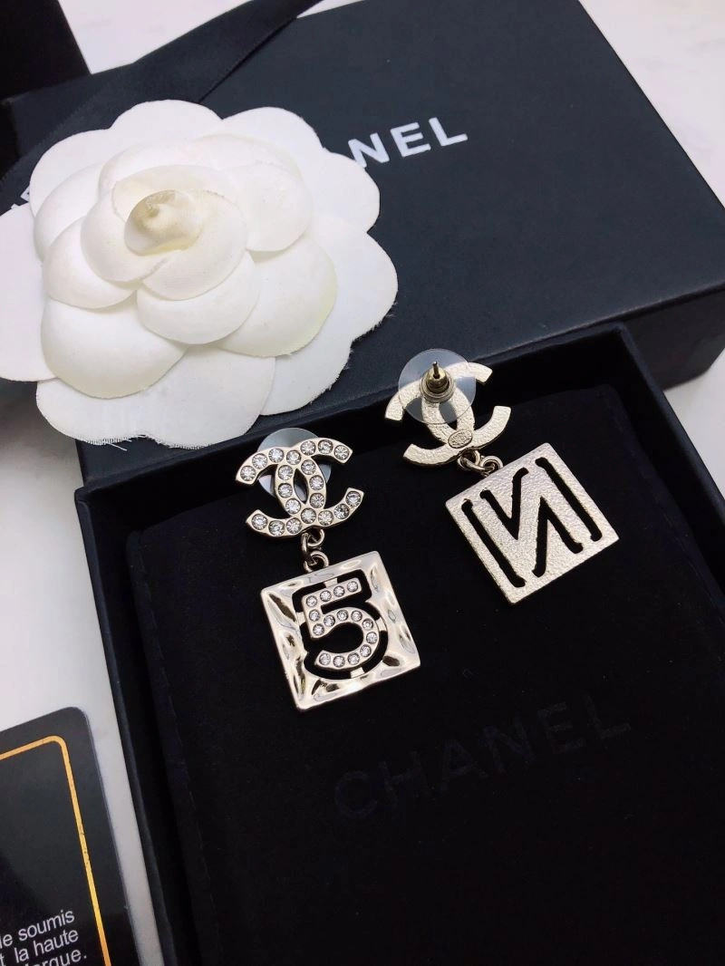 Chanel Earrings Unique 231640