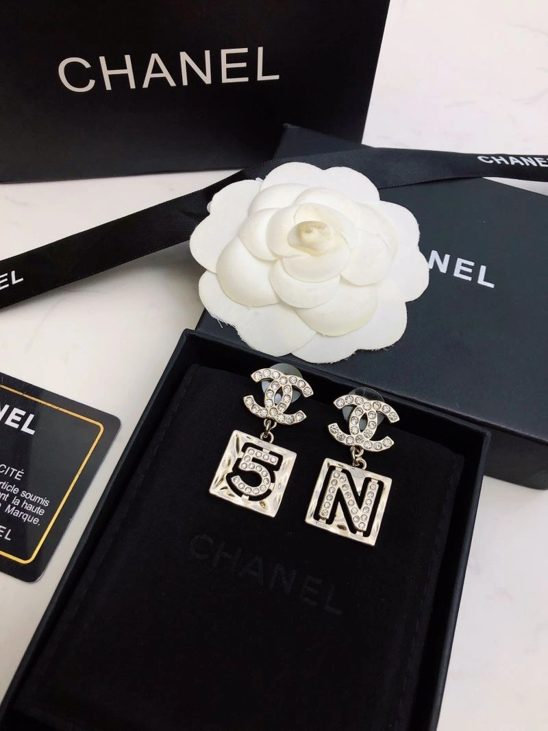 Chanel Earrings Unique 231640