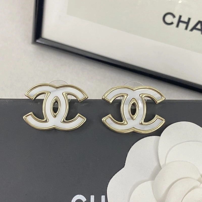 Chanel Earrings Versatile 231673
