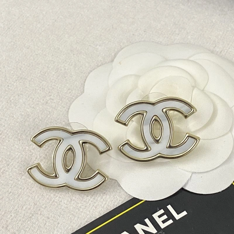 Chanel Earrings Versatile 231673