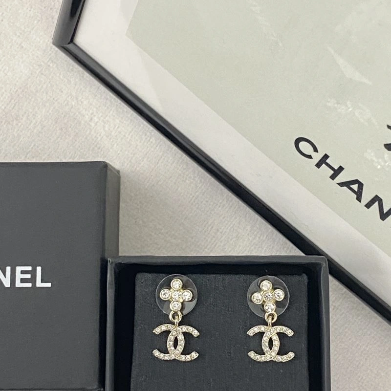 Unisex Chanel Earrings 231624
