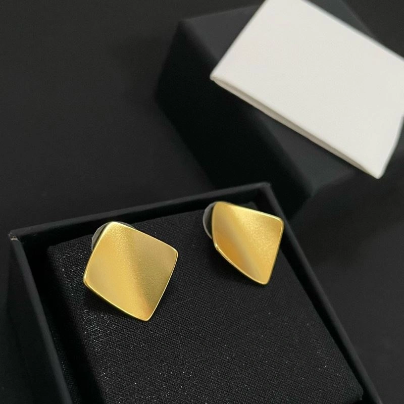 Chanel Earrings Compact 231594