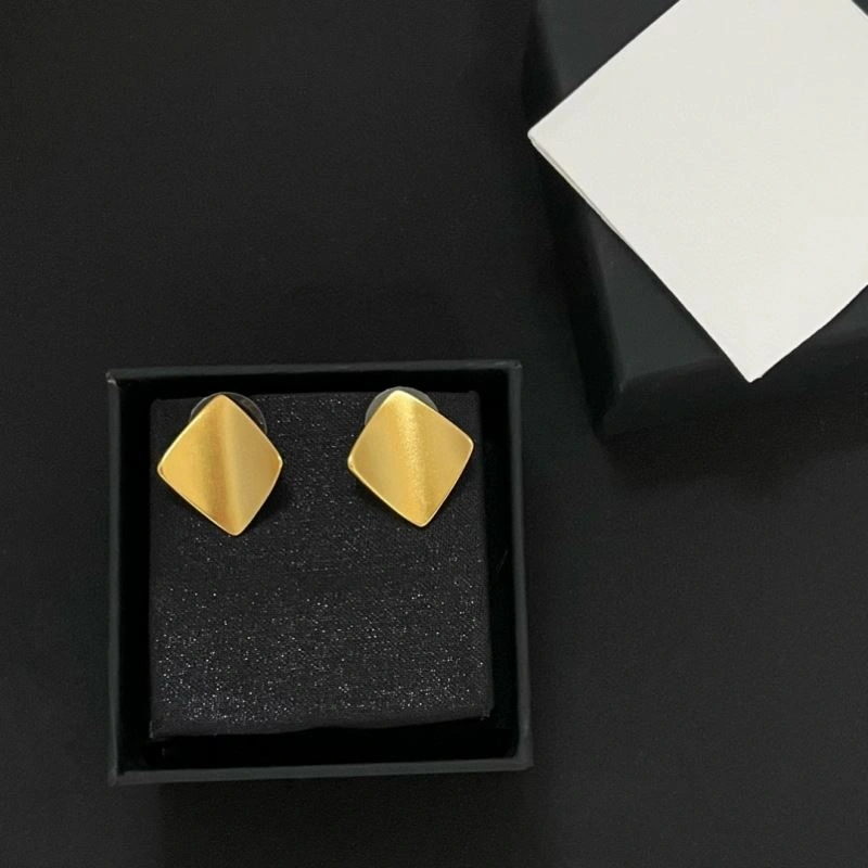 Chanel Earrings Compact 231594