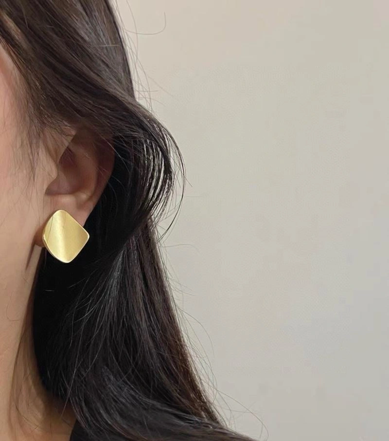 Chanel Earrings Compact 231594