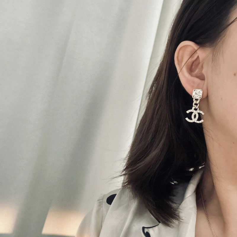 Unisex Chanel Earrings 231636