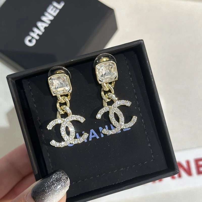 Unisex Chanel Earrings 231636