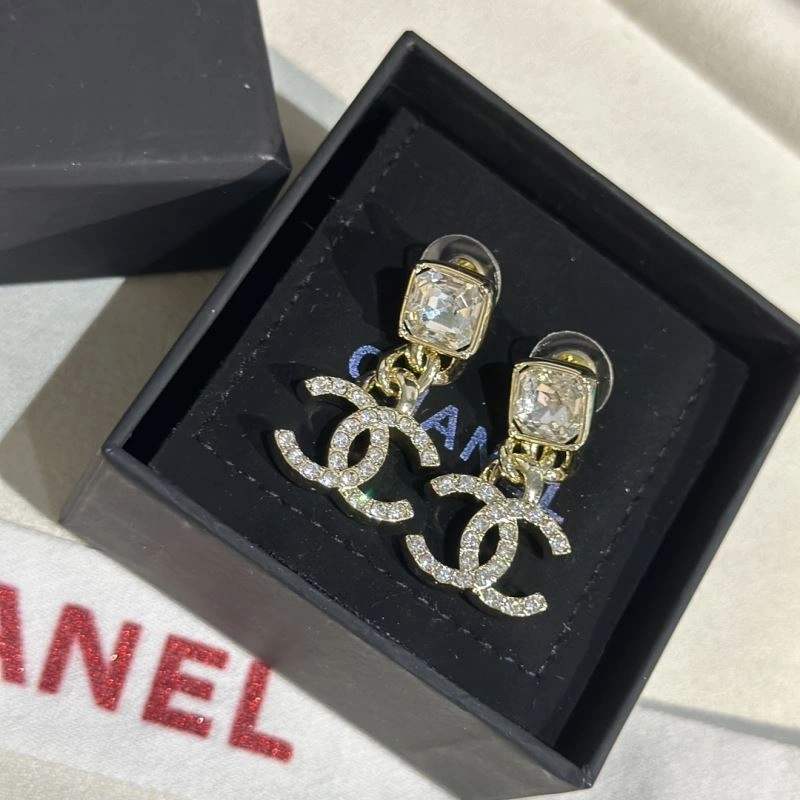 Unisex Chanel Earrings 231636