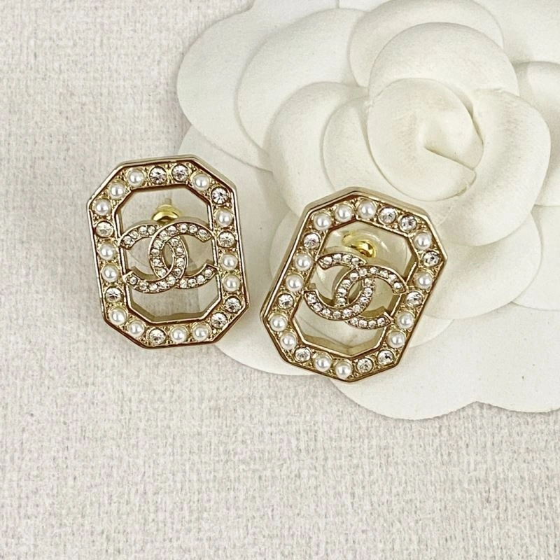 Casual Chanel Earrings 231612