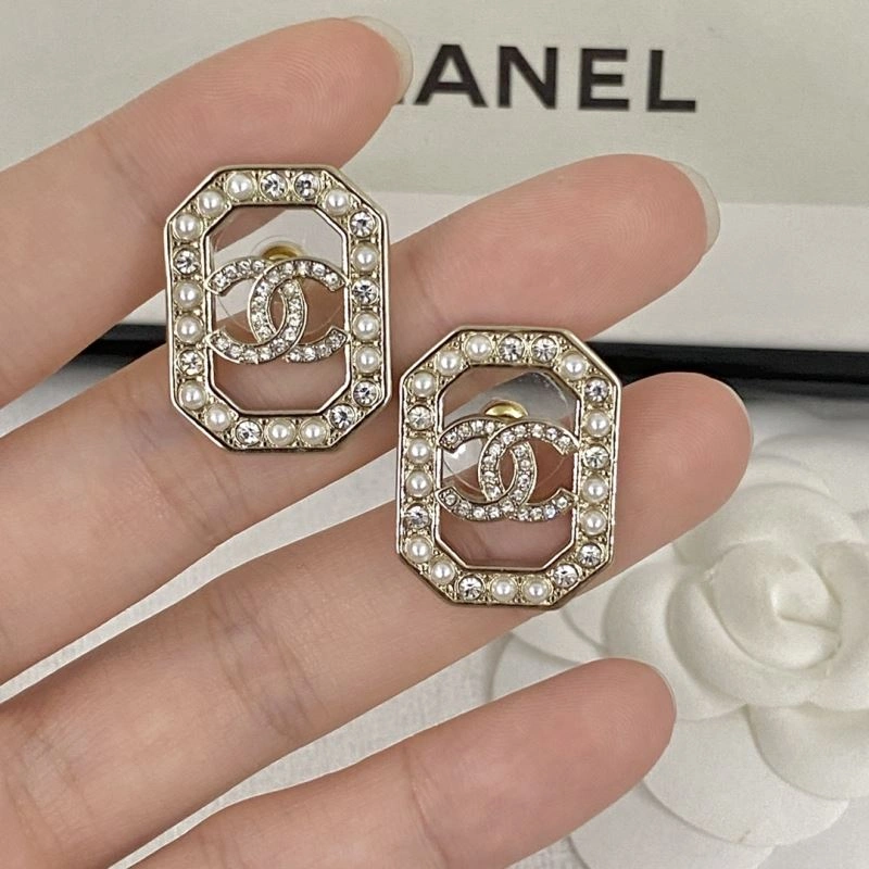 Casual Chanel Earrings 231612