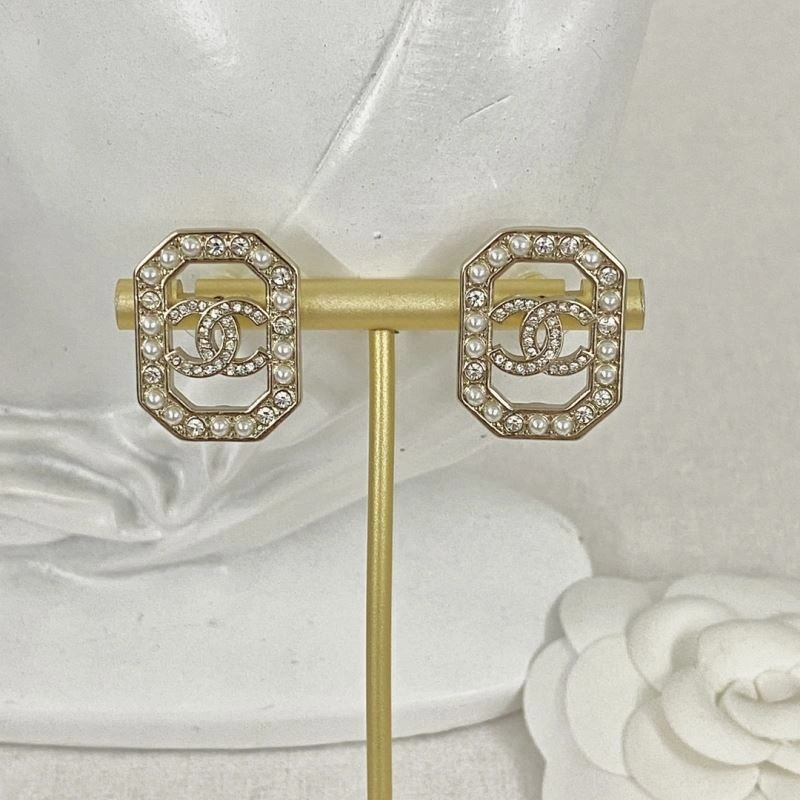 Casual Chanel Earrings 231612